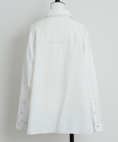 SHEER flow（シアーフロウ）の「【インフルエンサーMARIKA プロデュースアイテム】ステッチオーバーサイズシャツ（シャツ/ブラウス・レディース・オフホワイト・FREE）」の3枚目の写真