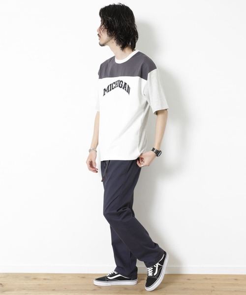 URBAN RESEARCH Sonny Label（アーバンリサーチサニーレーベル）の「カレッジロゴ刺繍Tシャツ（Tシャツ/カットソー・メンズ・グレー/その他1/チャコールグレー・MEDIUM/LARGE）」の5枚目の写真