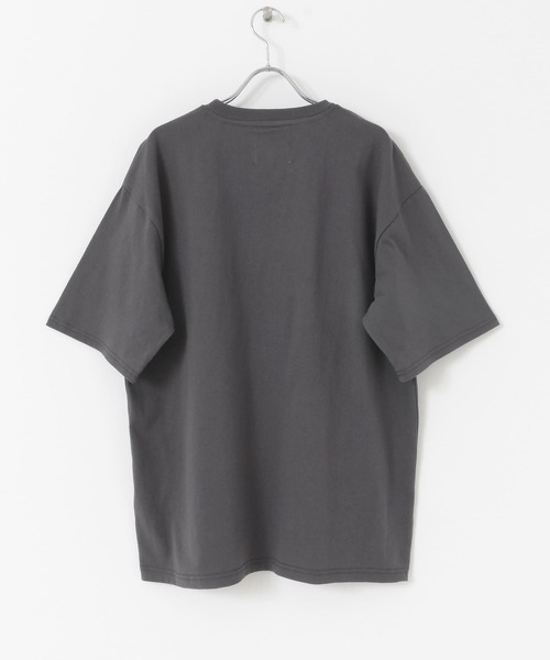 URBAN RESEARCH Sonny Label（アーバンリサーチサニーレーベル）の「カレッジロゴ刺繍Tシャツ（Tシャツ/カットソー・メンズ・グレー/その他1/チャコールグレー・MEDIUM/LARGE）」の20枚目の写真