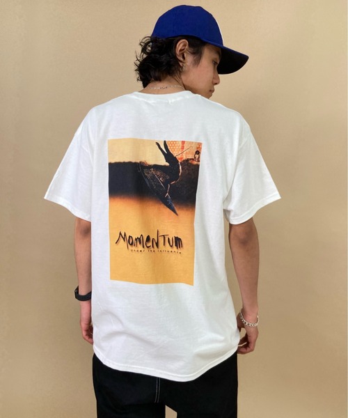ムラサキスポーツ(ムラサキスポーツ)の「【ムラサキスポーツ限定】テイラースティールサーフムービー ’’MOMENTUM’’ 半袖Tシャツ 0100982100053(Tシャツ/カットソー・メンズ・ホワイト/ブラック・XL/M/L)」の10枚目の写真