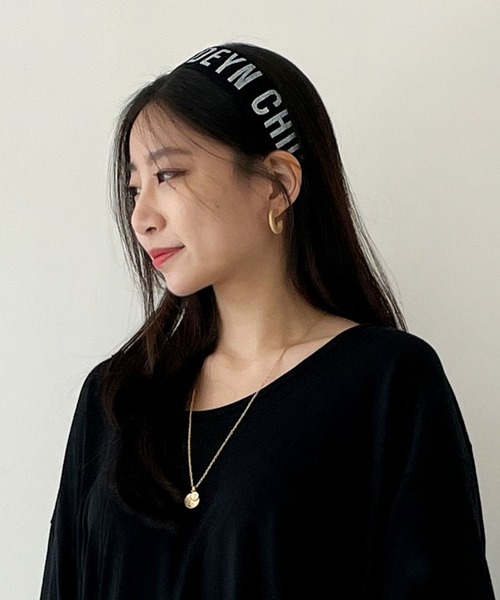 CEMONEMO（セモネモ）の「POPデザイン ワイドカチューシャ（カチューシャ・レディース・ブラック/ベージュ/パープル/グリーン・FREE）」の2枚目の写真