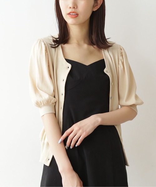 FREE'S MART（フリーズマート）の「◆前後2Way半袖パフスリーブカーデイガン（ニット/セーター・レディース・ブラック/ベージュ/レッド・FREE）」の2枚目の写真