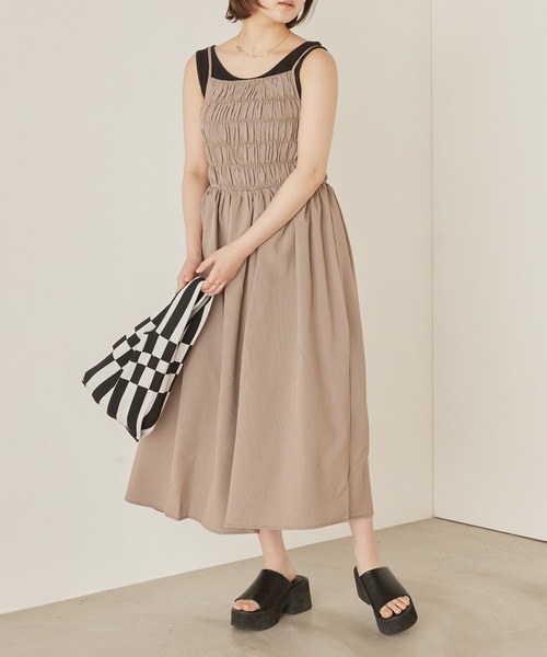 mikke（ミッケ）の「レトロチェック２WAYシャーリングキャミワンピース（ワンピース・レディース・ブラック/ブラウン/グリーン・FREE）」の12枚目の写真