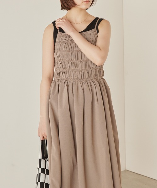 mikke（ミッケ）の「レトロチェック２WAYシャーリングキャミワンピース（ワンピース・レディース・ブラック/ブラウン/グリーン・FREE）」の15枚目の写真