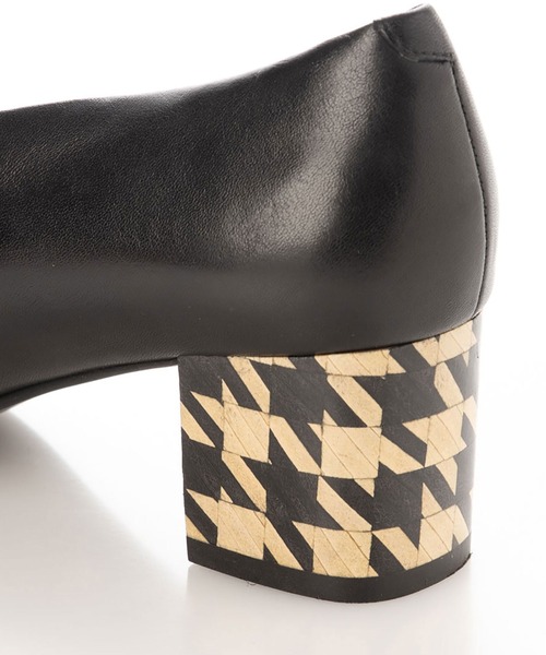 enchanted（エンチャンテッド）の「本革深甲チャンキーヒールパンプス