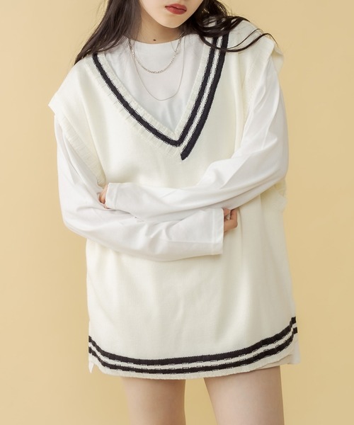 RASVOA(ラスボア)の「アシメラインニットベスト(ベスト・レディース・オフホワイト/ブラック・FREE)」の1枚目の写真