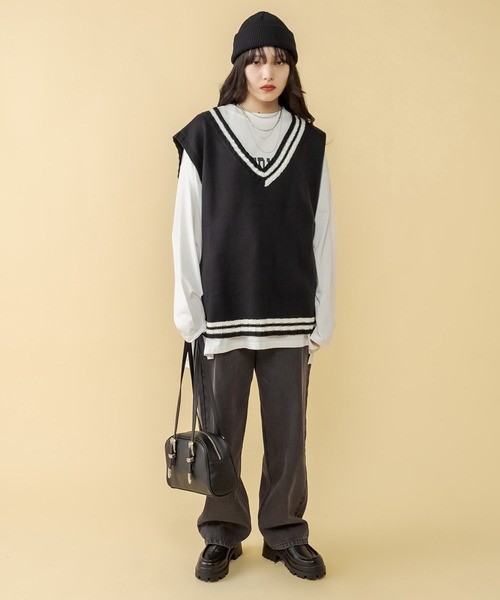 RASVOA(ラスボア)の「アシメラインニットベスト(ベスト・レディース・オフホワイト/ブラック・FREE)」の9枚目の写真