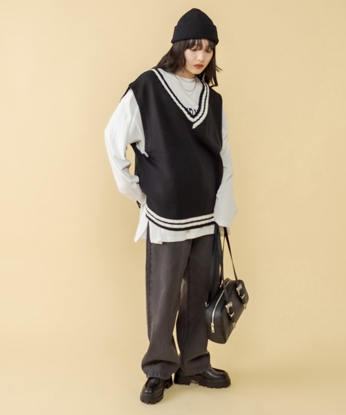 RASVOA(ラスボア)の「アシメラインニットベスト(ベスト・レディース・オフホワイト/ブラック・FREE)」の6枚目の写真