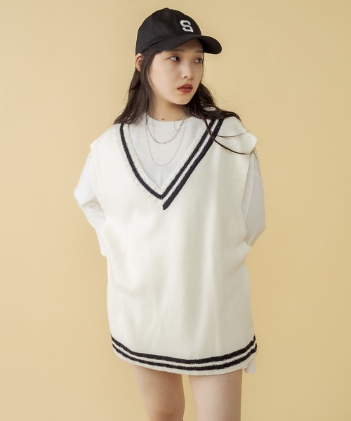 RASVOA(ラスボア)の「アシメラインニットベスト(ベスト・レディース・オフホワイト/ブラック・FREE)」の16枚目の写真