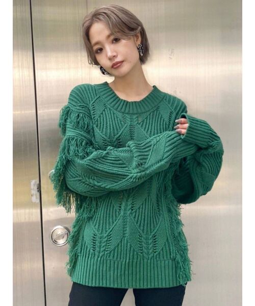 EMODA（エモダ）の「オーバーフリンジニット（ニット/セーター・レディース・ブラック/アイボリー/グリーン・FREE）」の3枚目の写真