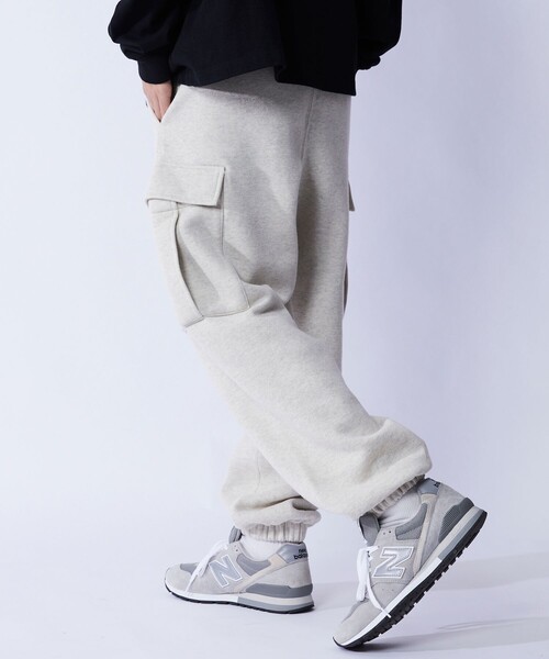 FREAK'S STORE(フリークスストア)の「WEB限定 バルーンシルエット スウェットカーゴパンツ/裏起毛/セットアップ対応(カーゴパンツ・メンズ・ブラック/オリーブ/杢グレー・SMALL/MEDIUM/LARGE)」の13枚目の写真