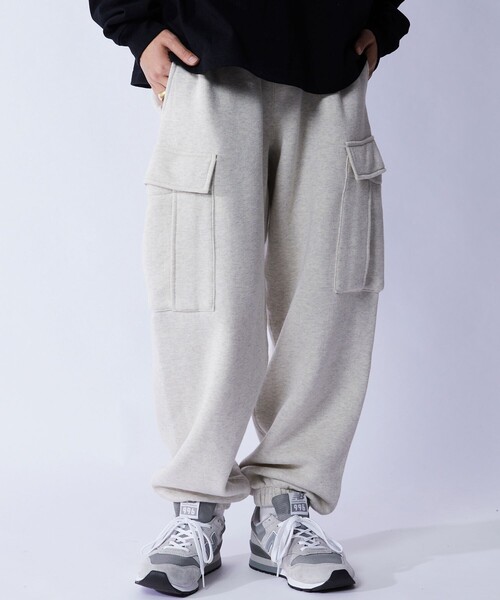 FREAK'S STORE(フリークスストア)の「WEB限定 バルーンシルエット スウェットカーゴパンツ/裏起毛/セットアップ対応(カーゴパンツ・メンズ・ブラック/オリーブ/杢グレー・SMALL/MEDIUM/LARGE)」の3枚目の写真