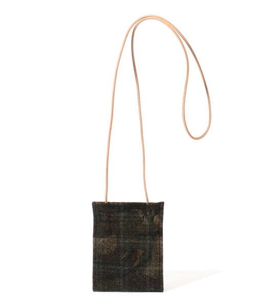 TOMORROWLAND （トゥモローランド）の「AMIACALVA プレイドカモ ポシェット（ボディバッグ/ウエストポーチ・メンズ・グリーン系その他4・FREE）」の3枚目の写真