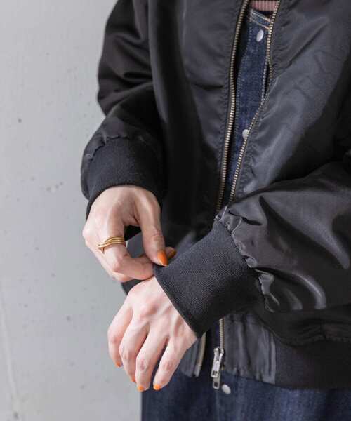 URBAN RESEARCH Sonny Label（アーバンリサーチサニーレーベル）の「(撥水加工)オーバーサイズMA-1ブルゾン（MA-1・レディース・ネイビー/ブラック/カーキ・FREE）」の15枚目の写真