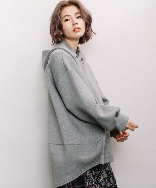 refinedworks（リファインドワークス）の「ダンボールバルーンパーカー（パーカー・レディース・チャコールグレー/グレー系その他/キャメル・FREE）」の2枚目の写真