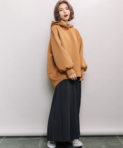 refinedworks（リファインドワークス）の「ダンボールバルーンパーカー（パーカー・レディース・チャコールグレー/グレー系その他/キャメル・FREE）」の6枚目の写真