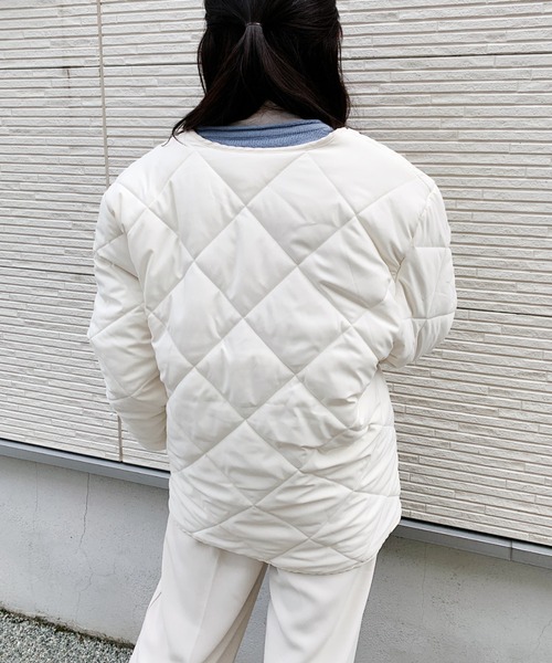 CLEA（クレア）の「ノーカラーダウンジャケット（ダウンジャケット/コート・レディース・ベージュ/アイボリー・FREE）」の4枚目の写真