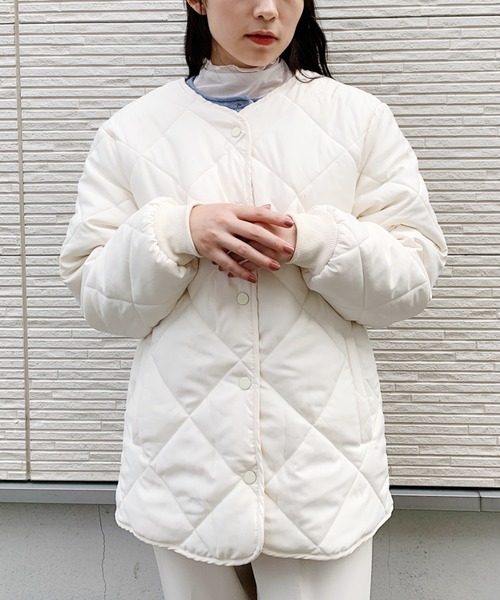 CLEA（クレア）の「ノーカラーダウンジャケット（ダウンジャケット/コート・レディース・ベージュ/アイボリー・FREE）」の3枚目の写真