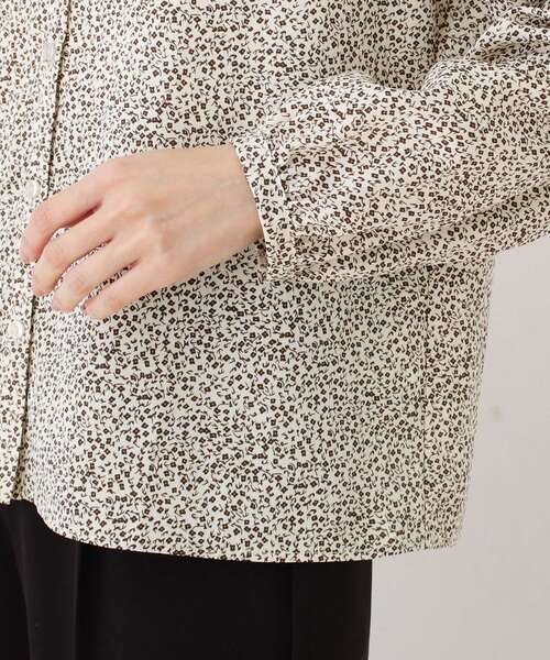 DRESKIP（ドレスキップ）の「◆花柄プリントフリル衿ブラウス（シャツ/ブラウス・レディース・ダークブラウン系/ホワイト系3/ブラック系・03/04/02）」の6枚目の写真