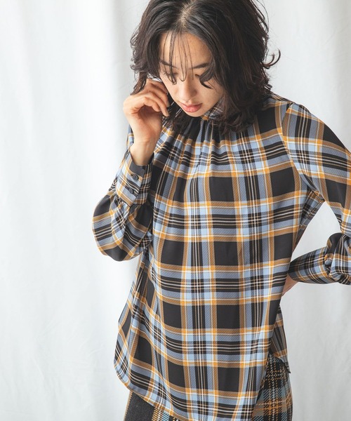 NARACAMICIE（ナラカミーチェ）の「ツイルチェックスタンドネックブラウス（シャツ/ブラウス・レディース・ベージュ/ブルー・SMALL/LARGE/MEDIUM/XXX-LARGE/XX-LARGE/X-LARGE）」の17枚目の写真