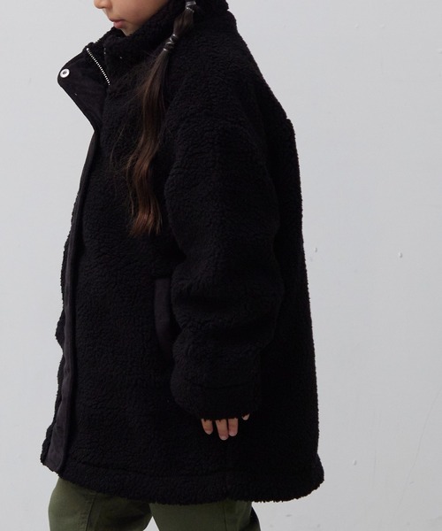 OMNES（オムネス）の「キッズ　ストレッチボア裾ドロストブルゾン（ブルゾン・キッズ・ブラック/アイボリー/キャメル・100/110/120/130/140）」の5枚目の写真