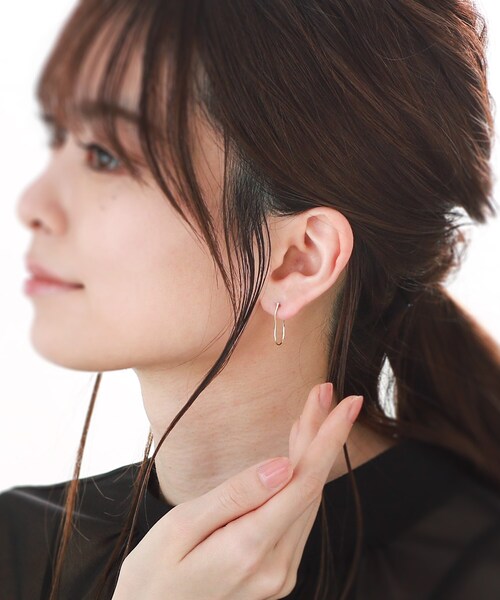 COCOSHNIK(ココシュニック)の「K10コンパクトチェーン フープピアス(ピアス(両耳用)・レディース・ホワイト系その他7・00)」の2枚目の写真
