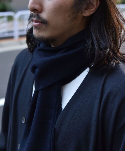 SHIPS（シップス）の「SHIPS: MOON ソリッドマフラー（マフラー・メンズ・ネイビー/グリーン/ダークグレー/キャメル/レンガ・ONE SIZE）」の19枚目の写真