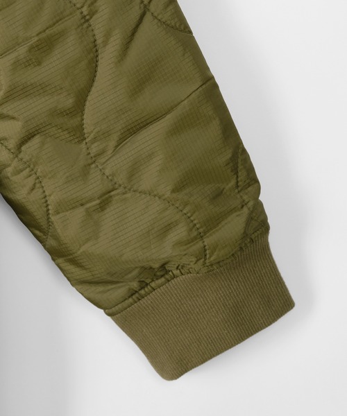 UNIVERSAL OVERALL(ユニバーサルオーバーオール)の「【UNIVERSAL OVERALL/ユニバーサルオーバーオール】 キルティング Vネック パイピング コート/ QUILT COAT/ ロングコート(ダウンジャケット/コート・メンズ・ブラック/オリーブ/オフホワイト・M/L/XL)」の9枚目の写真