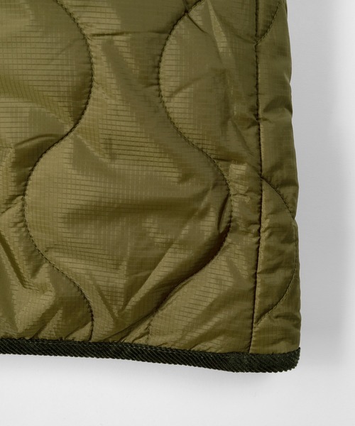 UNIVERSAL OVERALL(ユニバーサルオーバーオール)の「【UNIVERSAL OVERALL/ユニバーサルオーバーオール】 キルティング Vネック パイピング コート/ QUILT COAT/ ロングコート(ダウンジャケット/コート・メンズ・ブラック/オリーブ/オフホワイト・M/L/XL)」の13枚目の写真