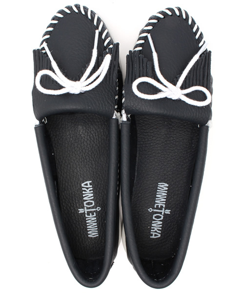 Minnetonka（ミネトンカ）の「★★【リンネル 5月号掲載】 MINNETONKA（ミネトンカ）:スムース モカシン（モカシン/デッキシューズ・レディース・オフホワイト/ネイビー・35/38/36/37）」の10枚目の写真