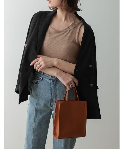 Re:EDIT(リエディ)の「レザータッチ2WAYスクエアショルダーバッグ(ショルダーバッグ・レディース・キャメル/ブラック/ホワイト・FREE)」の22枚目の写真