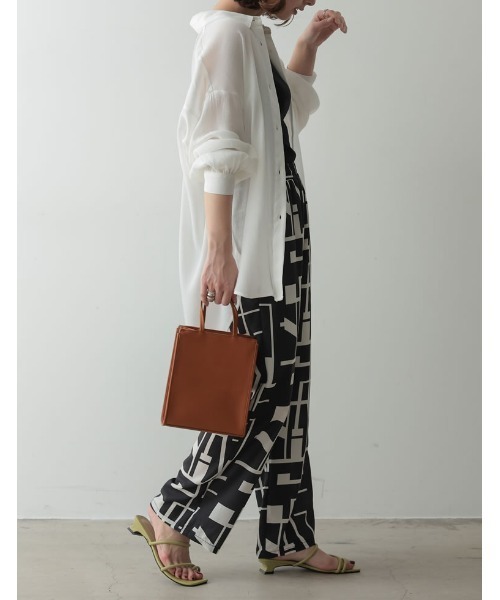 Re:EDIT(リエディ)の「レザータッチ2WAYスクエアショルダーバッグ(ショルダーバッグ・レディース・キャメル/ブラック/ホワイト・FREE)」の21枚目の写真