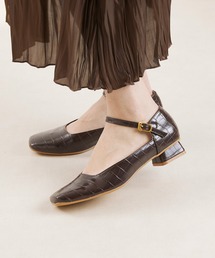 menue(メヌエ)のスクエアトゥ ストラップ パンプス(パンプス)