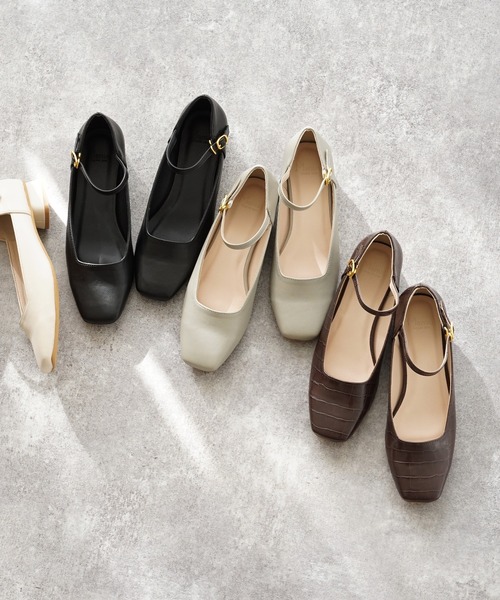 menue（メヌエ）の「スクエアトゥ ストラップ パンプス（パンプス・レディース・アイボリー/ブラック/ダークブラウン/ミント/グリーン/ブラック系その他/グレイッシュベージュ/シルバー/ダークブラウン系・21.5cm/22.0cm/22.5cm/23.0cm/23.5cm/24.0cm/24.5cm/25.0cm/25.5cm/26.0cm）」の19枚目の写真