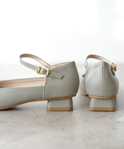 menue（メヌエ）の「スクエアトゥ ストラップ パンプス（パンプス・レディース・アイボリー/ブラック/ダークブラウン/ミント/グリーン/ブラック系その他/グレイッシュベージュ/シルバー/ダークブラウン系・21.5cm/22.0cm/22.5cm/23.0cm/23.5cm/24.0cm/24.5cm/25.0cm/25.5cm/26.0cm）」の21枚目の写真