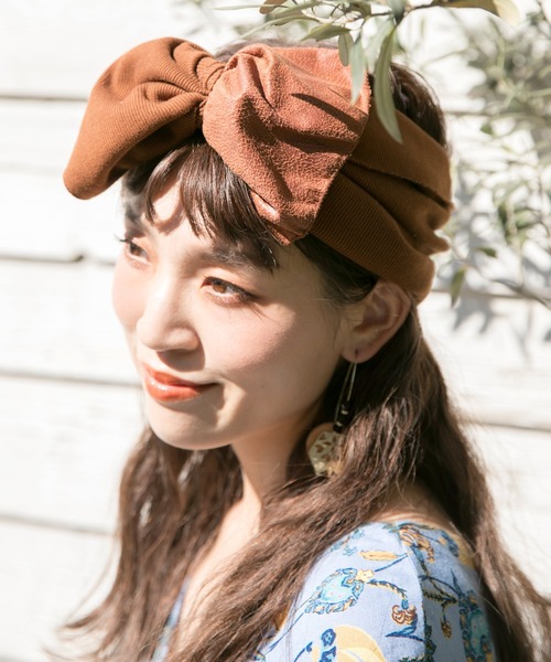 チャイハネ（チャイハネ）の「【チャイハネ】レザー風リボンヘアバンド（ヘアバンド・レディース・ブラック/ベージュ/ブラウン・FREE）」の6枚目の写真