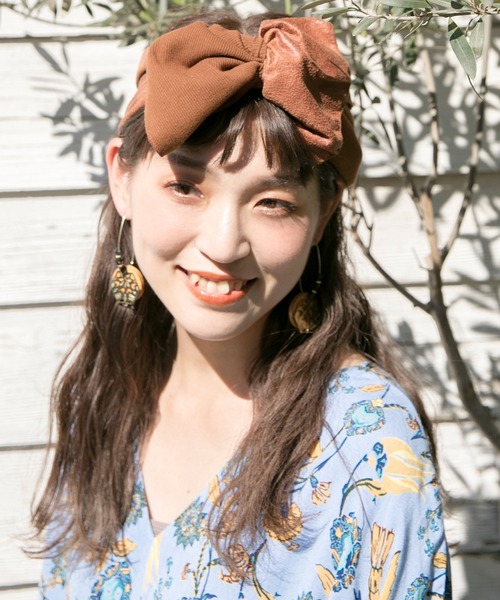 チャイハネ（チャイハネ）の「【チャイハネ】レザー風リボンヘアバンド（ヘアバンド・レディース・ブラック/ベージュ/ブラウン・FREE）」の9枚目の写真