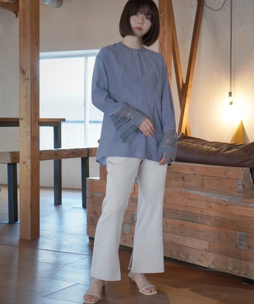 AULI(アウリィ)の「【低身長向けサイズ】スリットフレアパンツ(スラックス・レディース・ブラック/ベージュ/アイボリー・S/XS/XXS)」の9枚目の写真