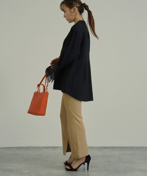 AULI(アウリィ)の「【低身長向けサイズ】スリットフレアパンツ(スラックス・レディース・ブラック/ベージュ/アイボリー・S/XS/XXS)」の16枚目の写真