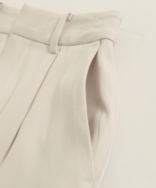 AULI(アウリィ)の「【低身長向けサイズ】スリットフレアパンツ(スラックス・レディース・ブラック/ベージュ/アイボリー・S/XS/XXS)」の13枚目の写真