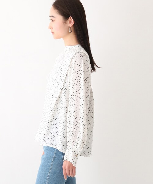 OPAQUE.CLIP(オペークドットクリップ)の「◆ハイネックタックブラウス(シャツ/ブラウス・レディース・ホワイト系その他/オフホワイト/ブラック系/ブルー・40/38/42)」の11枚目の写真