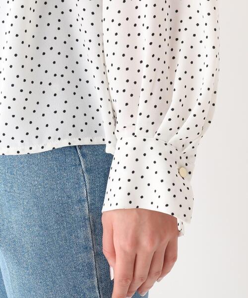 OPAQUE.CLIP(オペークドットクリップ)の「◆ハイネックタックブラウス(シャツ/ブラウス・レディース・ホワイト系その他/オフホワイト/ブラック系/ブルー・40/38/42)」の5枚目の写真