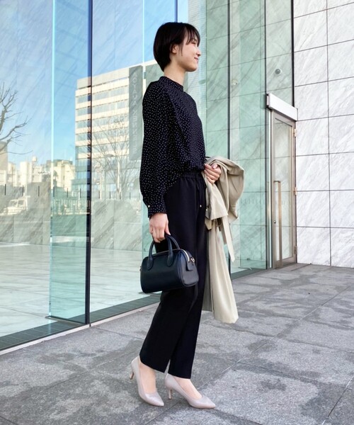 OPAQUE.CLIP(オペークドットクリップ)の「◆ハイネックタックブラウス(シャツ/ブラウス・レディース・ホワイト系その他/オフホワイト/ブラック系/ブルー・40/38/42)」の16枚目の写真