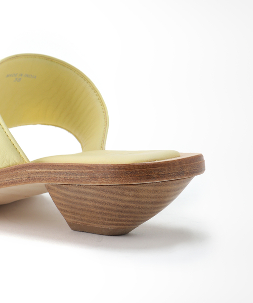 JVAM（ジェーヴィエーエム）の「【JVAM / ジェイ ヴィー エー エム】トングサンダル（サンダル・レディース・ブラック/イエロー・38/36/37）」の8枚目の写真