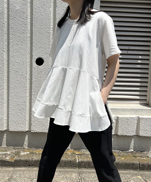 Jewelobe（ジュエローブ）の「ルーズシルエットペプラムカットトップス（Tシャツ/カットソー・レディース・ブラック/ブルー/ベージュ/ホワイト・FREE）」の10枚目の写真