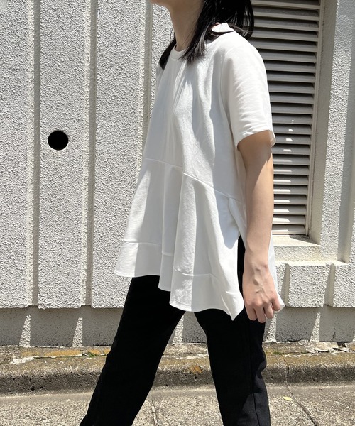 Jewelobe（ジュエローブ）の「ルーズシルエットペプラムカットトップス（Tシャツ/カットソー・レディース・ブラック/ブルー/ベージュ/ホワイト・FREE）」の11枚目の写真