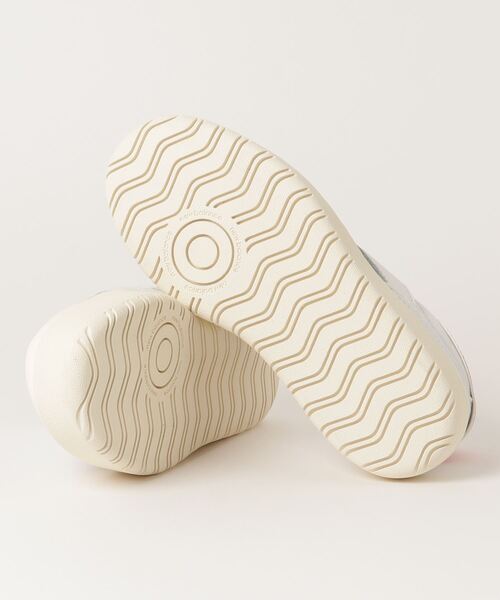 NEW BALANCE（ニューバランス）の「CT302（スニーカー・レディース・ホワイト×ピンク・22.0cm/25.5cm/26.0cm/23.0cm/23.5cm/24.0cm/22.5cm/25.0cm）」の2枚目の写真