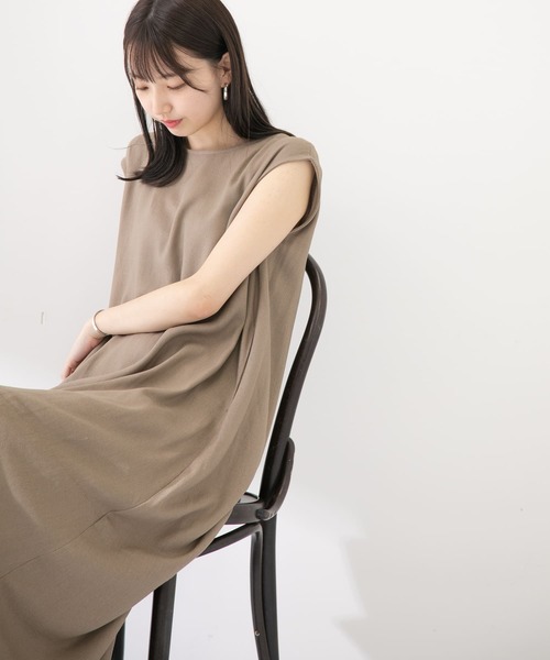 ITEMS URBANRESEARCH(アイテムズ アーバンリサーチ)の「リネンレーヨンフレンチワンピース(ワンピース・レディース・ブラック/グリーン/モカ・FREE)」の11枚目の写真