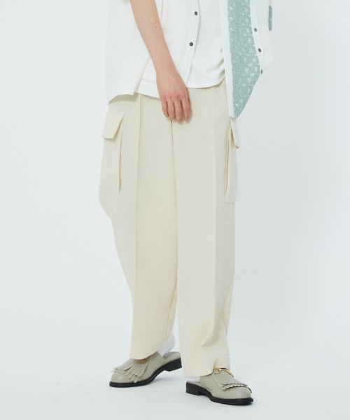 UNITED TOKYO（ユナイテッドトウキョウ）の「リネンキャンバスカーゴワイドパンツ（カーゴパンツ・メンズ・ブラック/グリーン/アイボリー・1/2/3）」の14枚目の写真