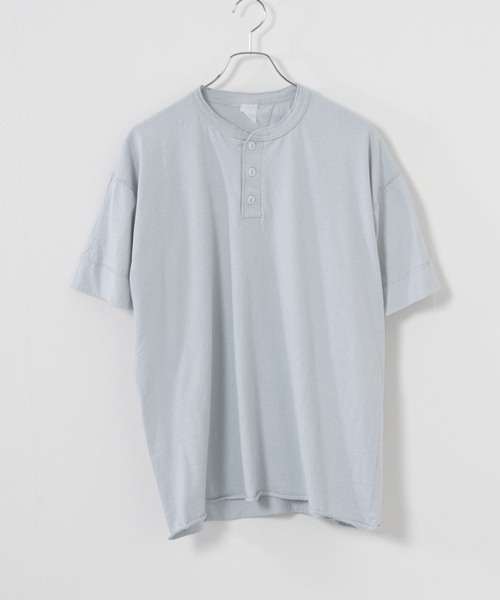 JOURNAL STANDARD(ジャーナルスタンダード)の「【SMC×J.S Homestead】別注 Hwalth Kint ピグメント ダイ ヘンリーネック(Tシャツ/カットソー・メンズ・ホワイト/チャコールグレー/ライトグレー/グレー/ボルドー/クリアブルー/ダークブルー/コバルトブルー/ワイン・XX-LARGE)」の3枚目の写真